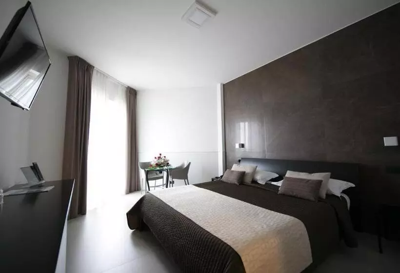 اتاق استاندارد سه نفره, Mediterranea Hotel & Convention Center