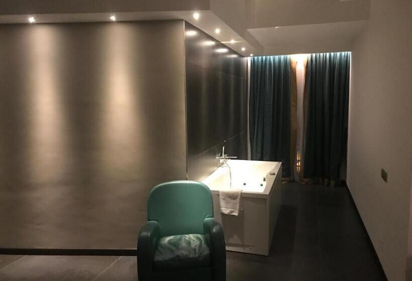 ハイドロマッサージバス付きスイート, Mediterranea Hotel & Convention Center