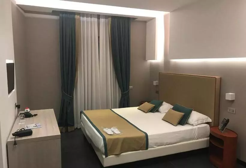 سوئیت با وان آب گرم, Mediterranea Hotel & Convention Center