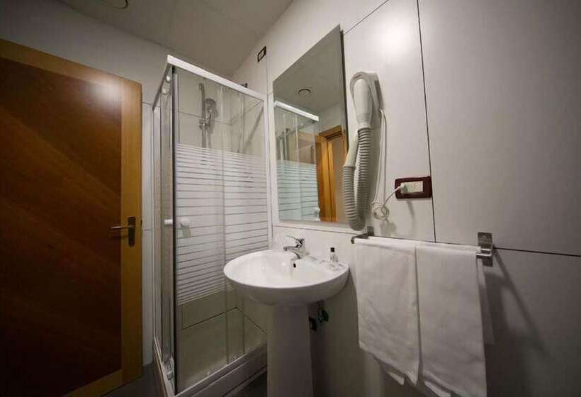 חדר סטנדרט, Mediterranea Hotel & Convention Center