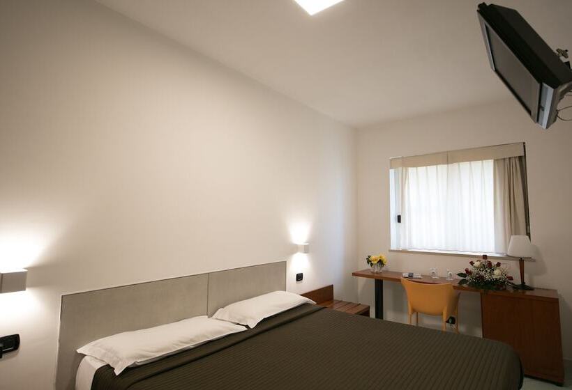 חדר סטנדרט, Mediterranea Hotel & Convention Center