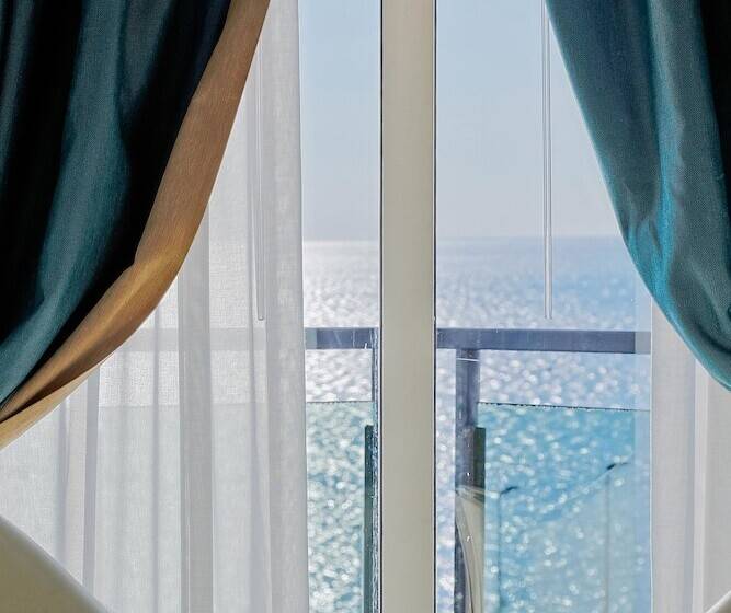 סוויטת ג'וניור, Mediterranea Hotel & Convention Center