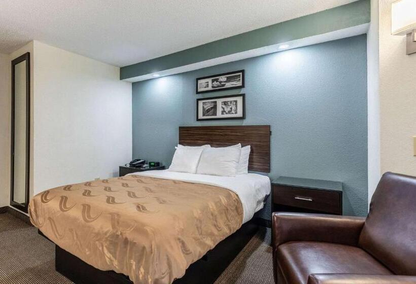 חדר סטנדרט מותאם לאדם עם מוגבלויות, Quality Inn Memphis Northeast Near I40
