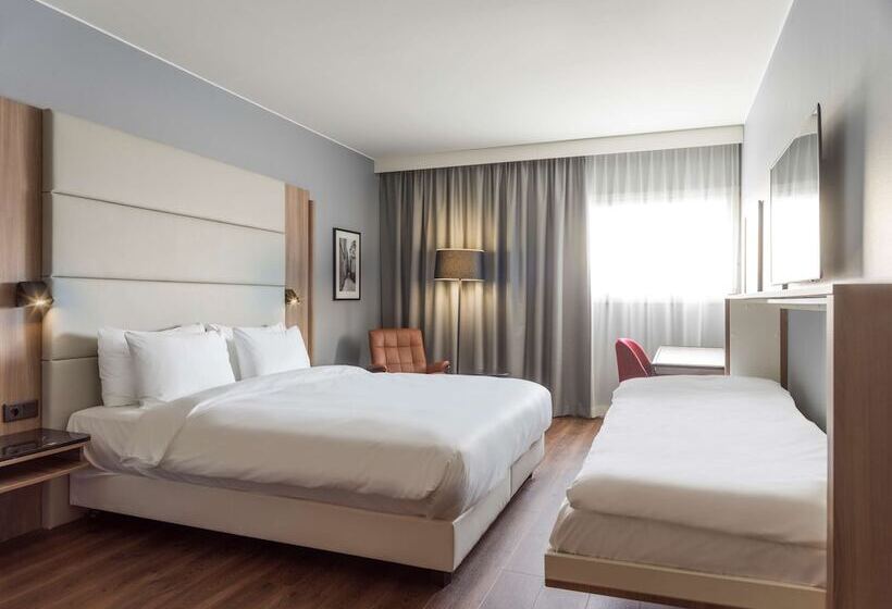 Семейный Номер, Radisson Blu Airport Terminal