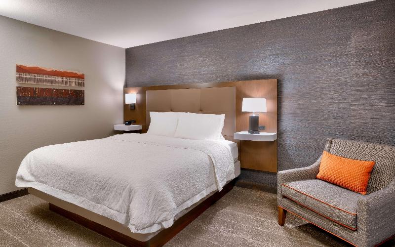 带大床的标准间, Royal William, Ascend Hotel Collection