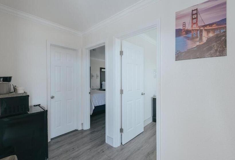 Family Suite, Sea Air Inn & Suites   Downtown   Restaurant Row