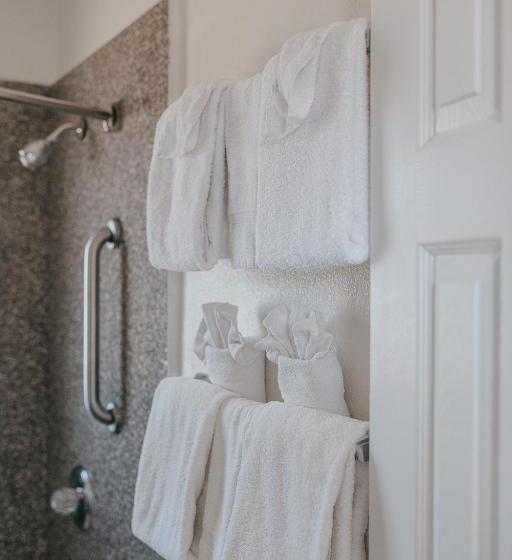 جناح عائلي, Sea Air Inn & Suites   Downtown   Restaurant Row