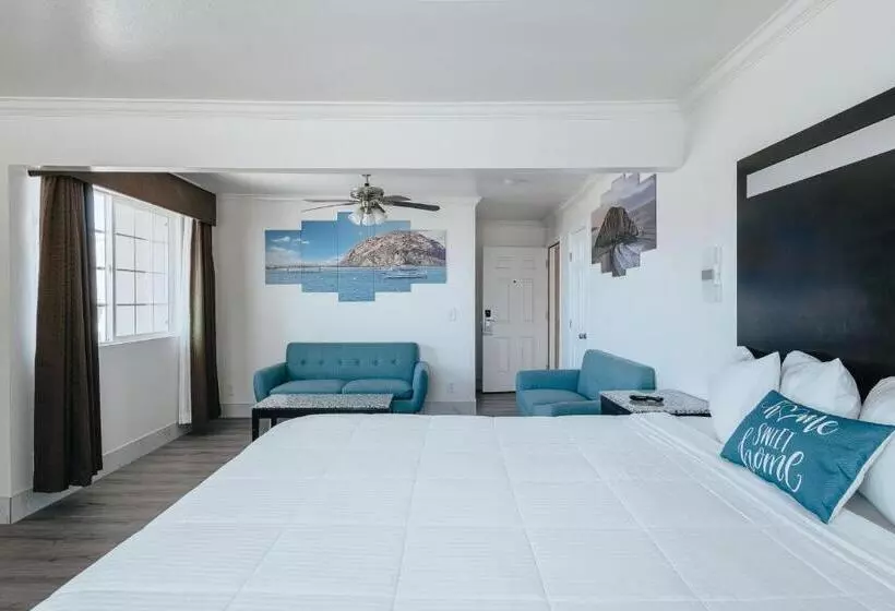 Deluxe Suite King Bed, Sea Air Inn & Suites   Downtown   Restaurant Row