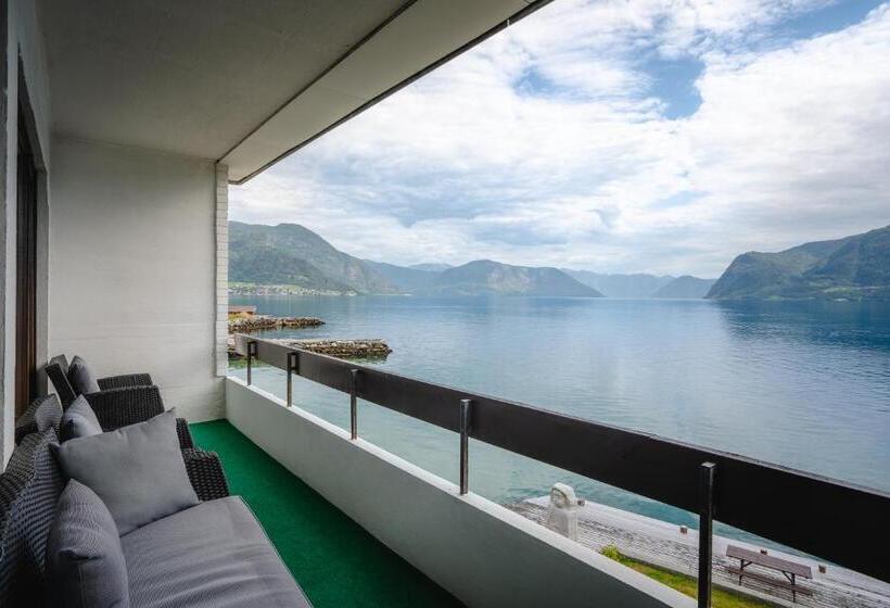 オーシャンビューデラックスルームバルコニー付き, Leikanger Fjordhotel   Unike Hoteller