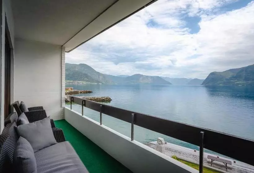 オーシャンビューデラックスルームバルコニー付き, Leikanger Fjordhotel   Unike Hoteller