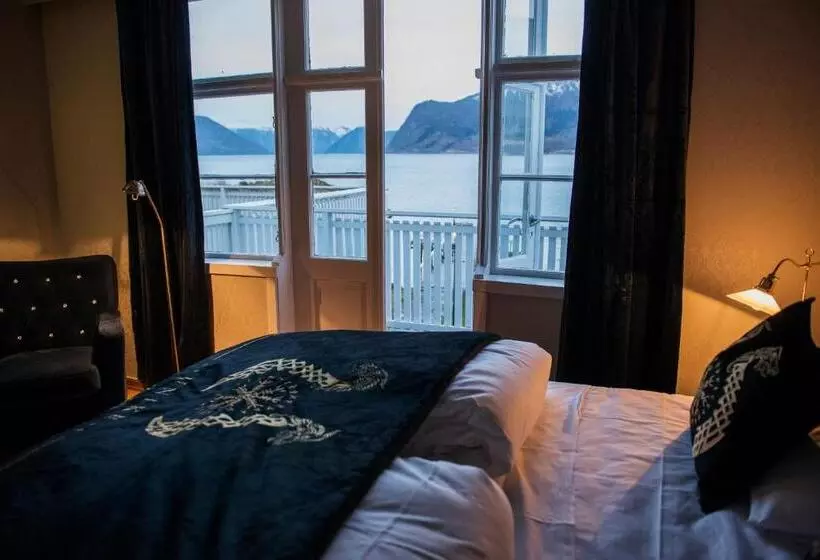 オーシャンビューデラックスルームバルコニー付き, Leikanger Fjordhotel   Unike Hoteller
