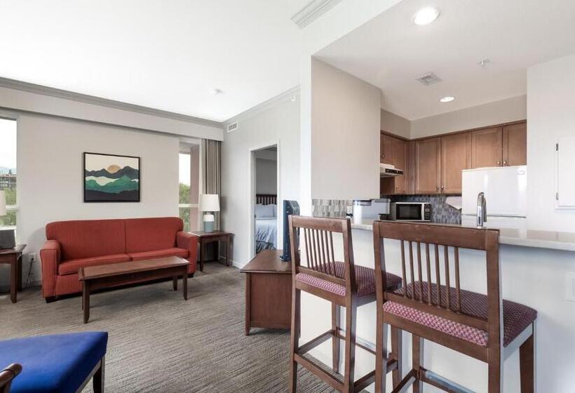 高级套房, Manteo At Eldorado Resort