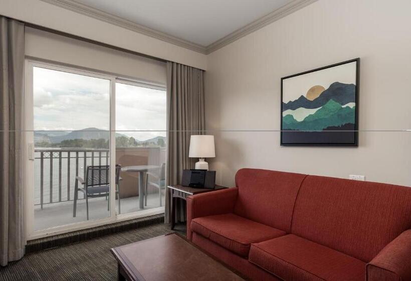 Suite with lake view, Manteo At Eldorado Resort