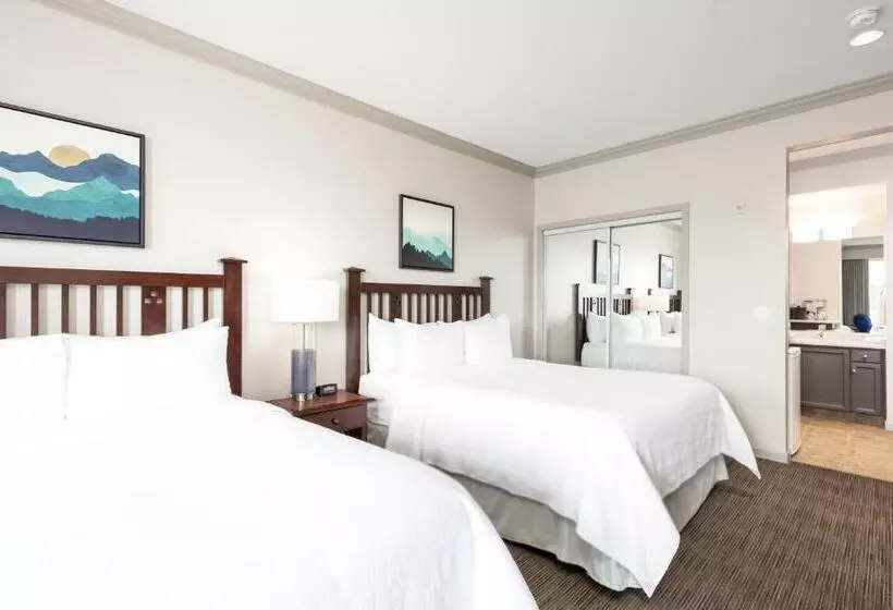 اتاق لوکس با چشم‌انداز دریاچه, Manteo At Eldorado Resort