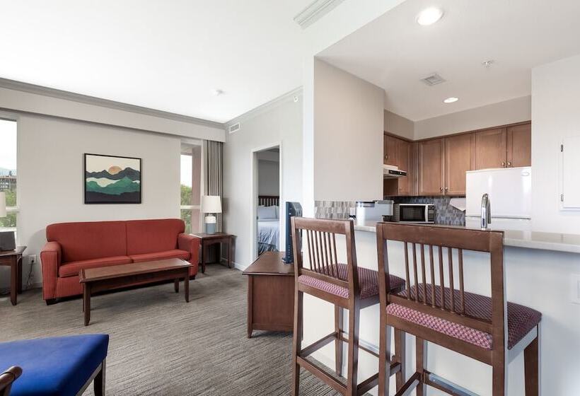 高级套房, Manteo At Eldorado Resort