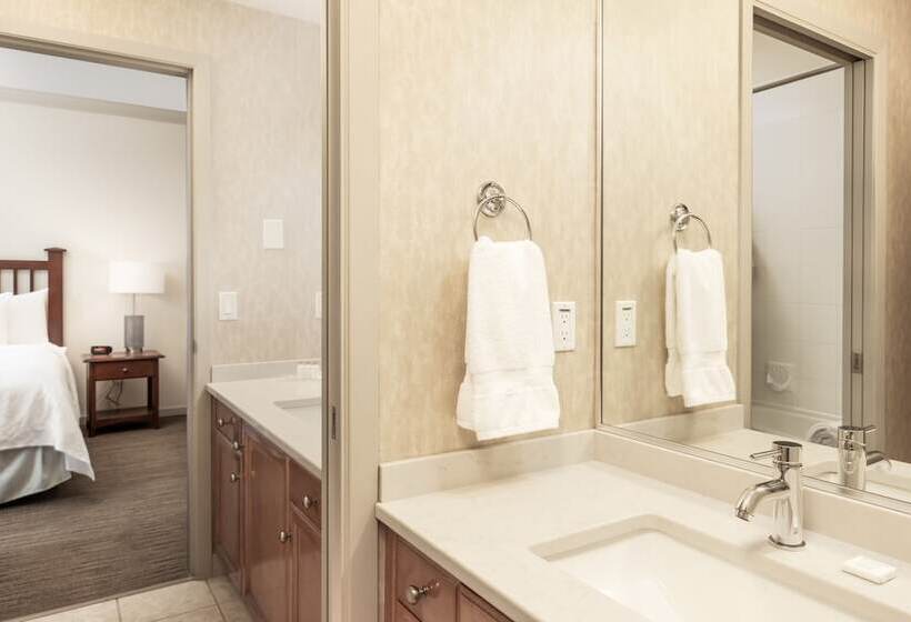 高级套房, Manteo At Eldorado Resort