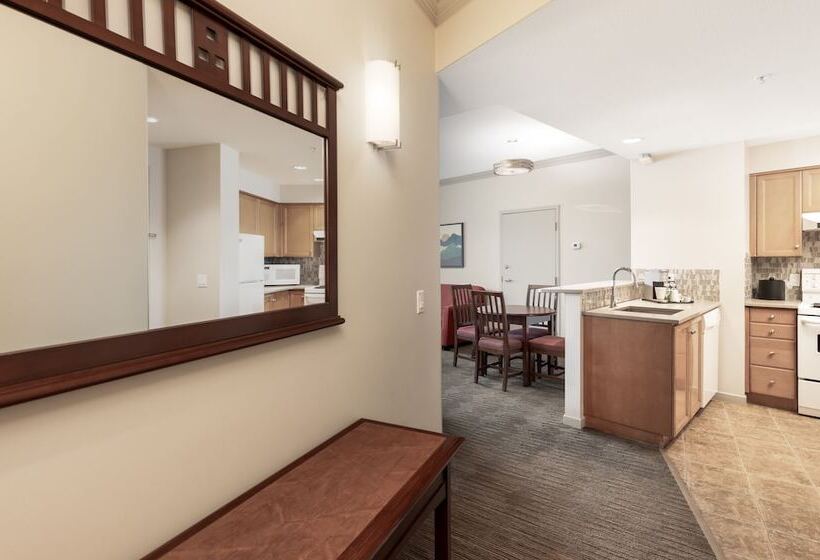 高级套房, Manteo At Eldorado Resort