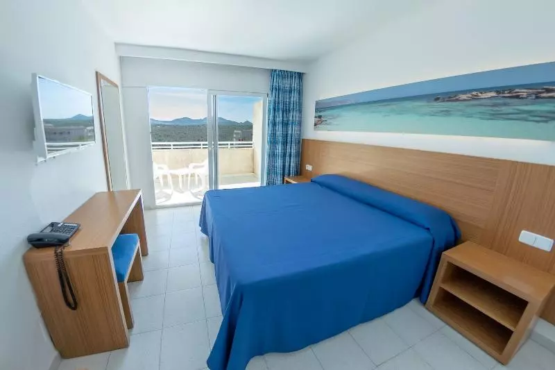 اتاق استاندارد یک نفره, Club Cala Romani