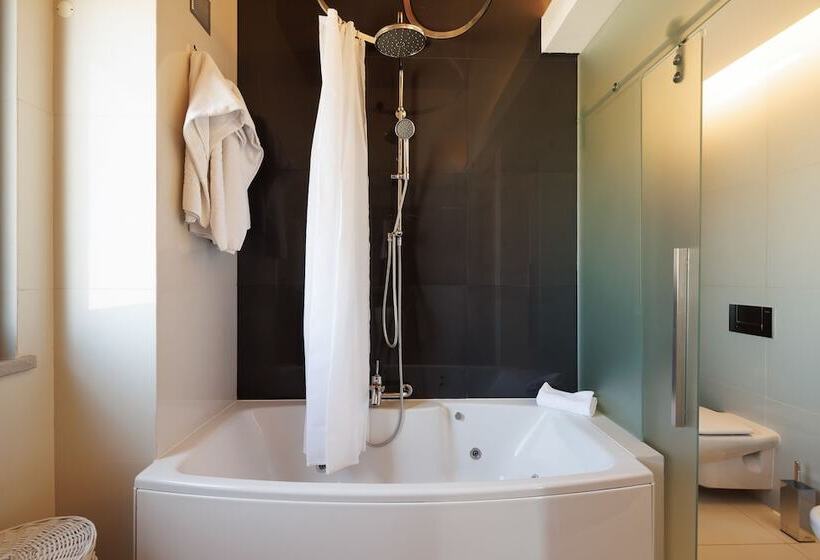 דירת דלוקס 2 חדרי שינה עם ג'קוזי, Vale Do Lobo Resort