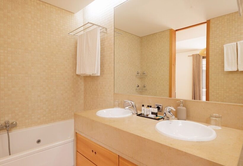 דירת דלוקס 3 חדרי שינה, Vale Do Lobo Resort