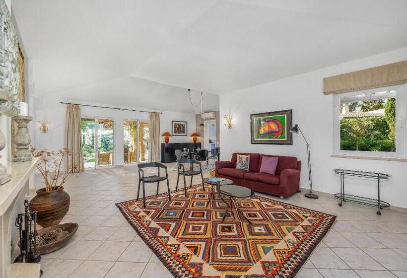 וילה סופריור 3 חדרים, Vale Do Lobo Resort