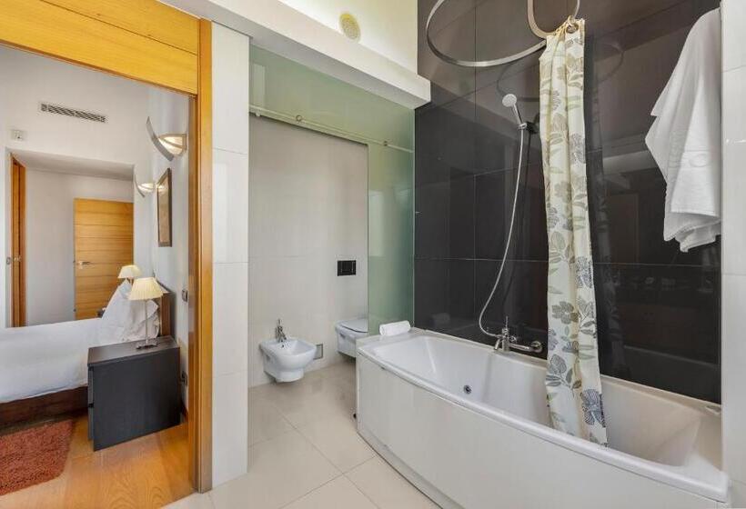 דירת דלוקס 2 חדרי שינה עם ג'קוזי, Vale Do Lobo Resort