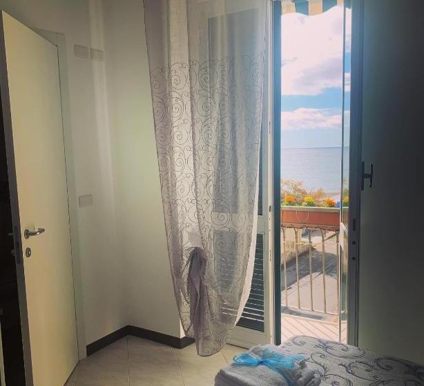 海景标准间带阳台, Aurora