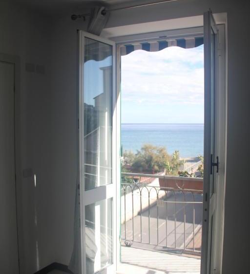 海景标准间带阳台, Aurora