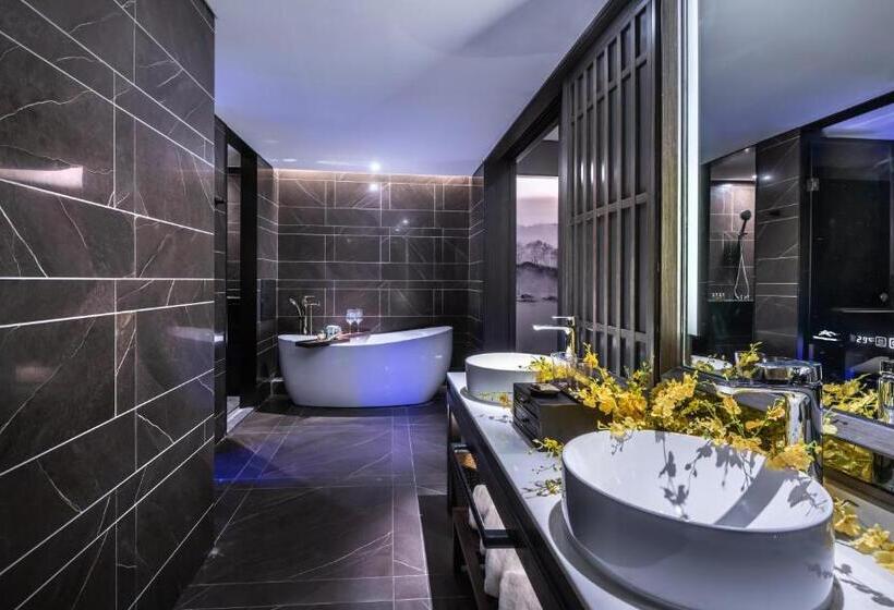 Deluxe люкс с видом на реку, Guangzhou Elegant