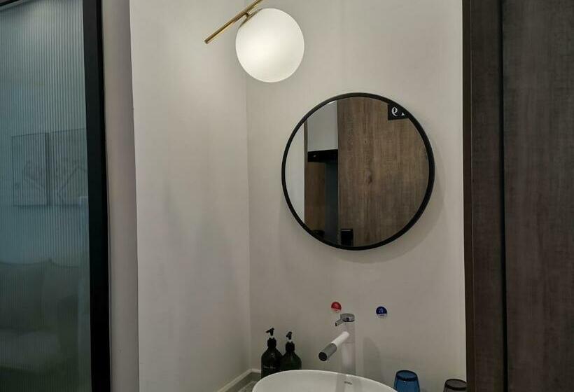 Pokój Ekonomiczny, Ruiya Apart