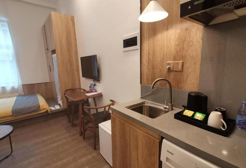 Pokój Ekonomiczny, Ruiya Apart