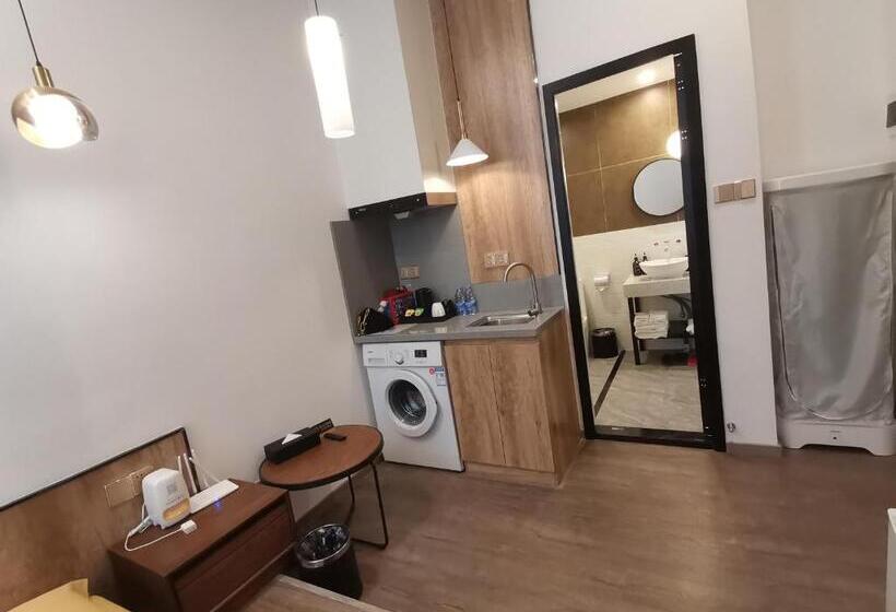 Pokój Ekonomiczny, Ruiya Apart