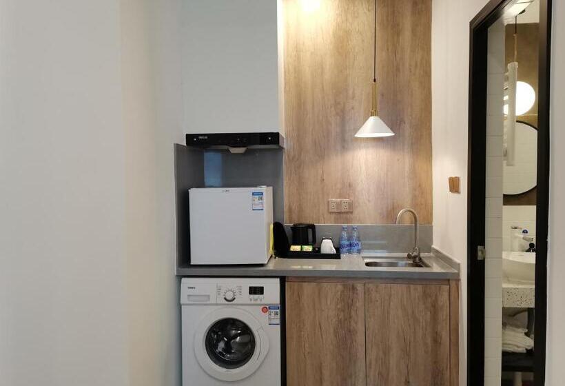 Quarto Estandar, Ruiya Apart