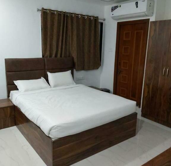 デラックスルーム, Sahasra Dla