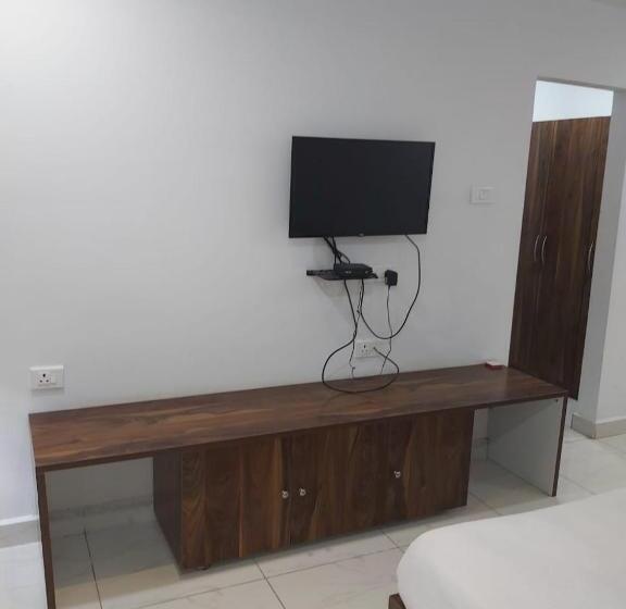 デラックスルーム, Sahasra Dla