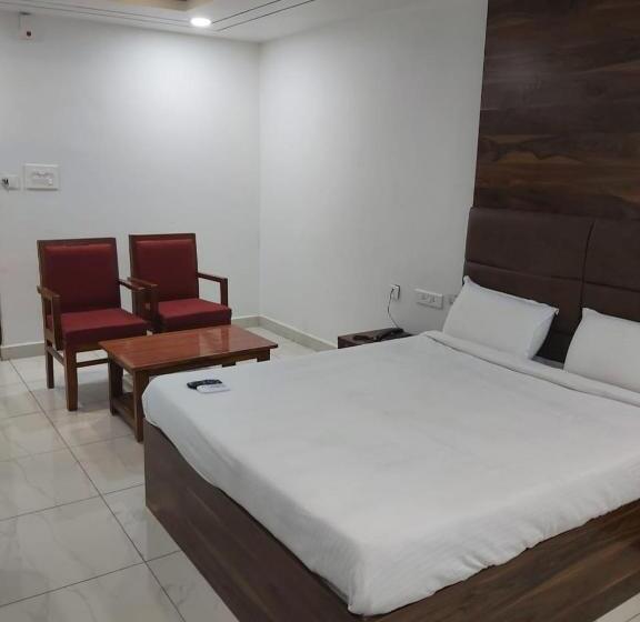 デラックスルーム, Sahasra Dla