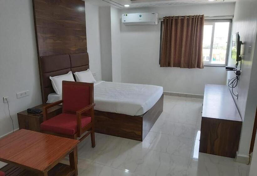 デラックスルーム, Sahasra Dla