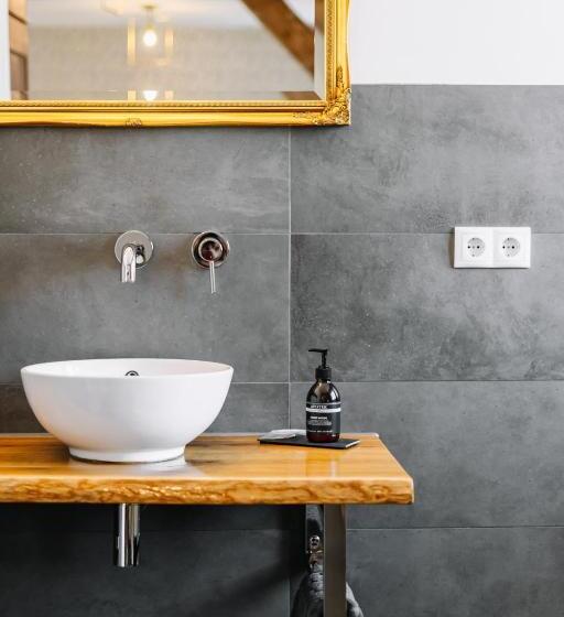 חדר דחוקס עם מיטת קינג, B&b Brasserie Villare