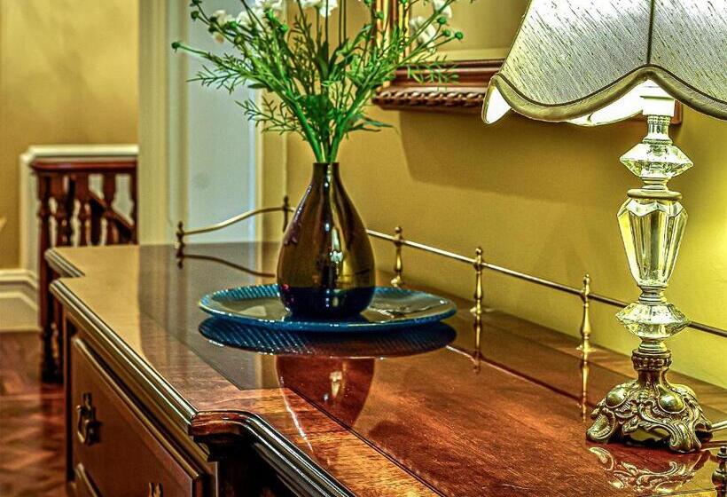 מיטת קינג בסוויטה, Langsford Luxury