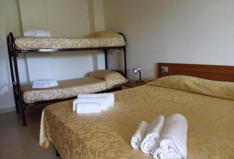 חדר אקונומי לארבעה, Cilentiamoci Palinuro