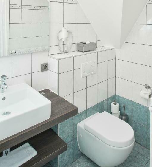 Номер Стандарт, De Statie