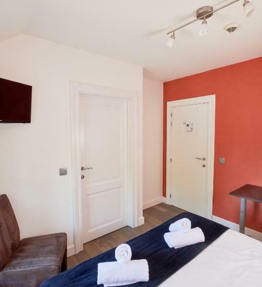 Номер Стандарт, De Statie