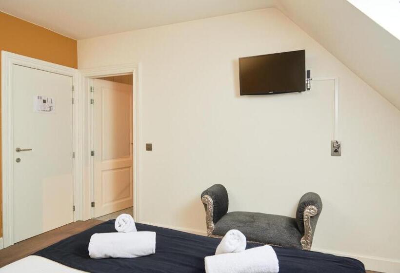 Номер Стандарт, De Statie