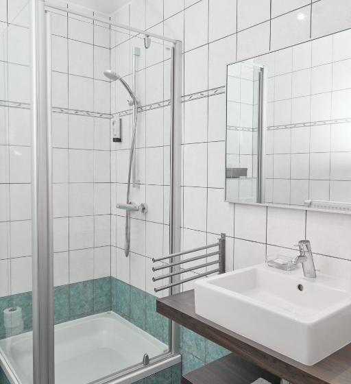 Номер Стандарт, De Statie