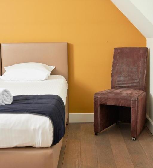 Номер Стандарт, De Statie