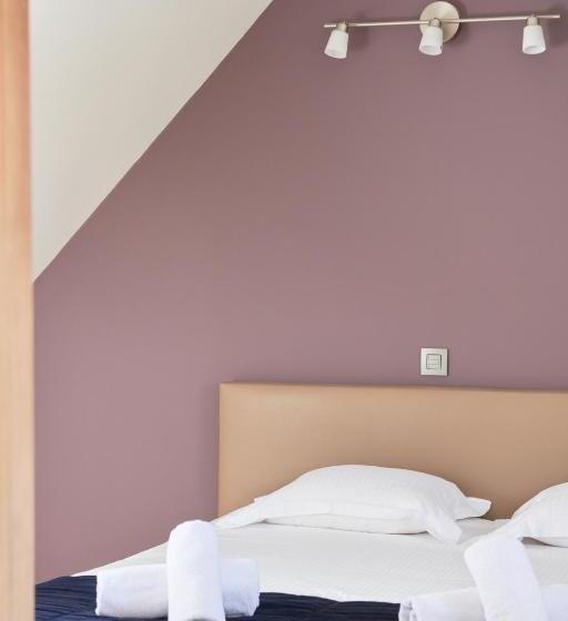 Номер Стандарт, De Statie