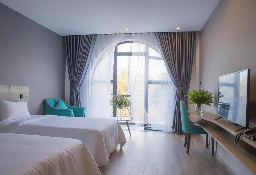 Cameră Triplă Standard cu Balcon, Hafi Beach