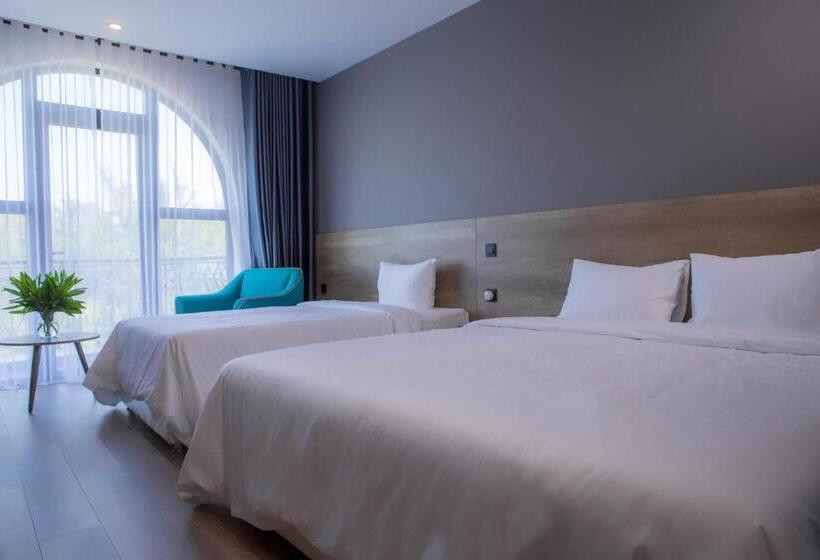 Cameră Triplă Standard cu Balcon, Hafi Beach