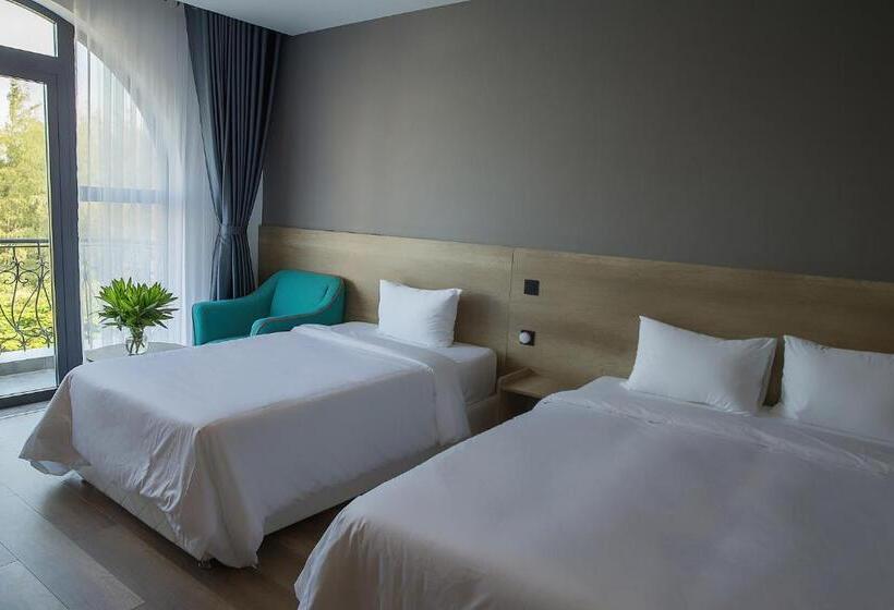 Cameră Triplă Standard cu Balcon, Hafi Beach