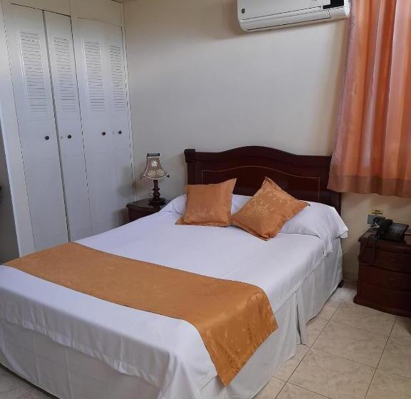 Номер Стандарт, Khalifa